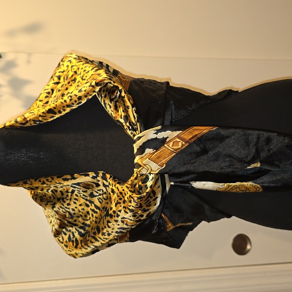 Scarf - Picture 2 of 3